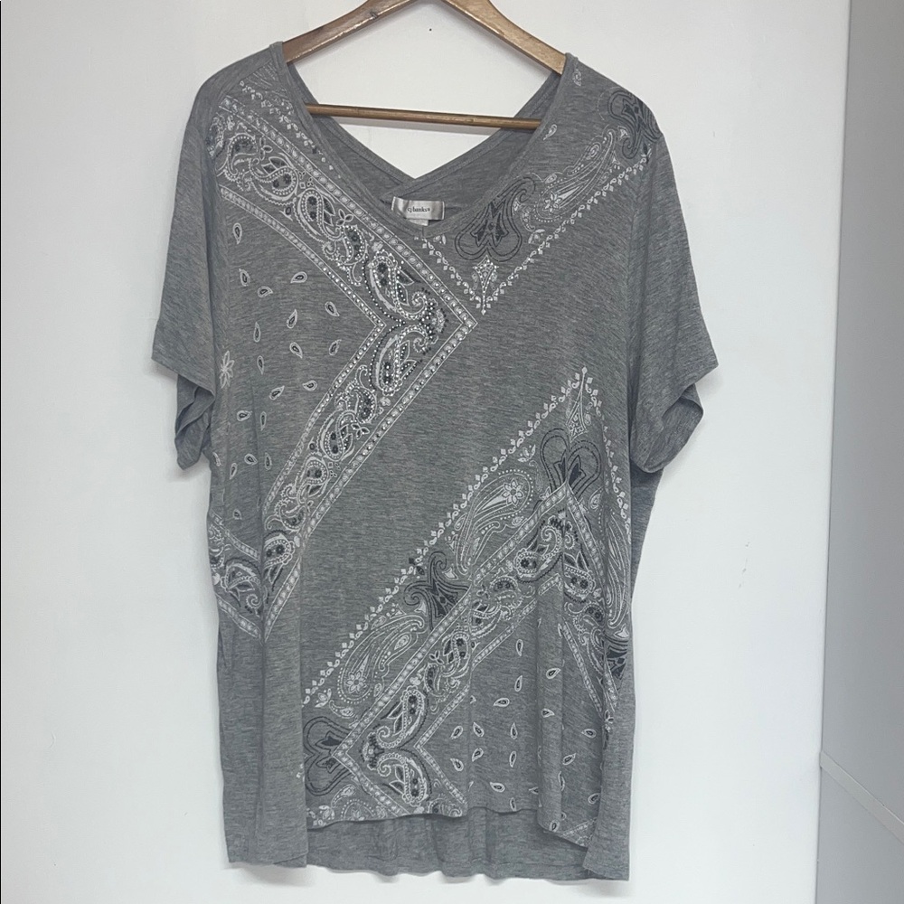 CJ Banks 2X Women’s Gray Paisley V-Neck Short Sleeve Tee, Soft, Relaxed Fit